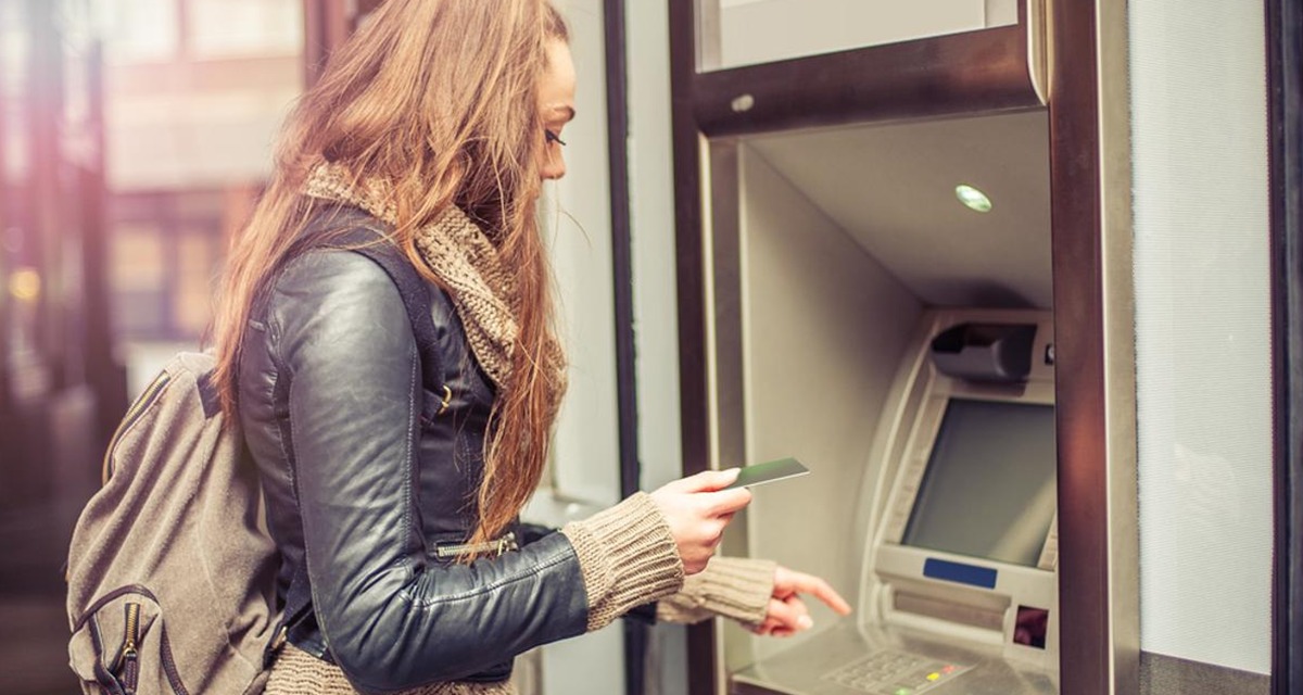 Jak zastrzec kartę w PKO BP? IKO, iPKO, telefon i oddział