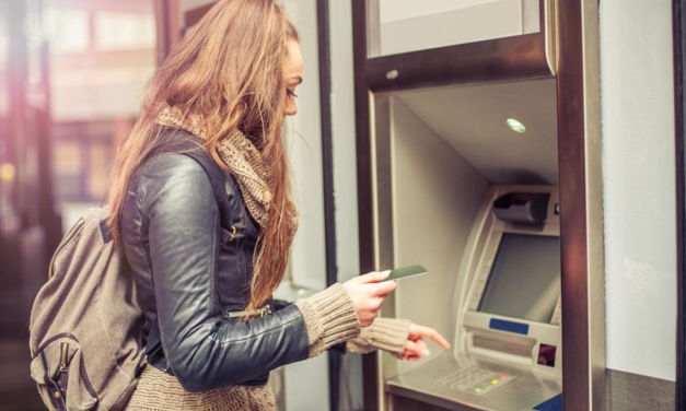 Jak zastrzec kartę w PKO BP? IKO, iPKO, telefon i oddział