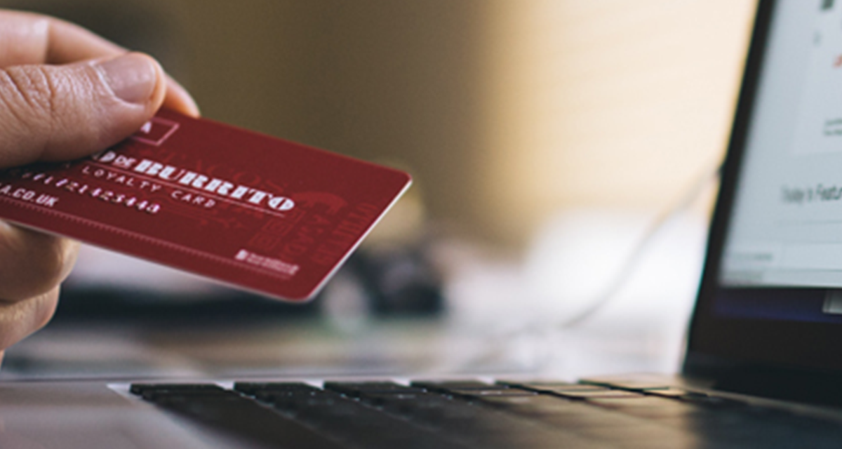 Koniec epoki tanich przesyłek z Chin. Zaskakująca opłata zrujnuje zakupy e-commerce!