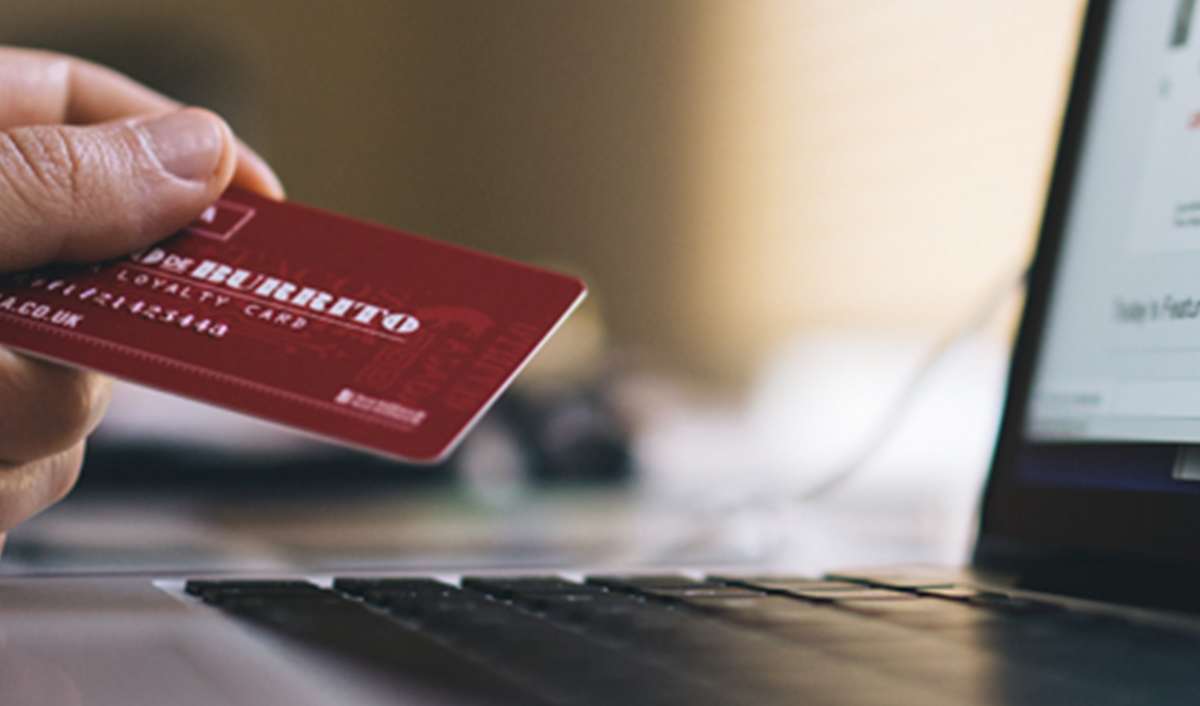 Koniec epoki tanich przesyłek z Chin. Zaskakująca opłata zrujnuje zakupy e-commerce!