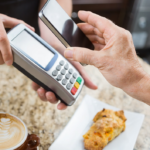 Revolut rozdaje 100 zł premii za założenie konta: Poznaj ukryte haczyki i zasady