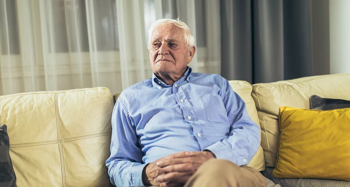 Zasiłek pielęgnacyjny przy nadciśnieniu? Sprawdź, jak odebrać 215 zł miesięcznie