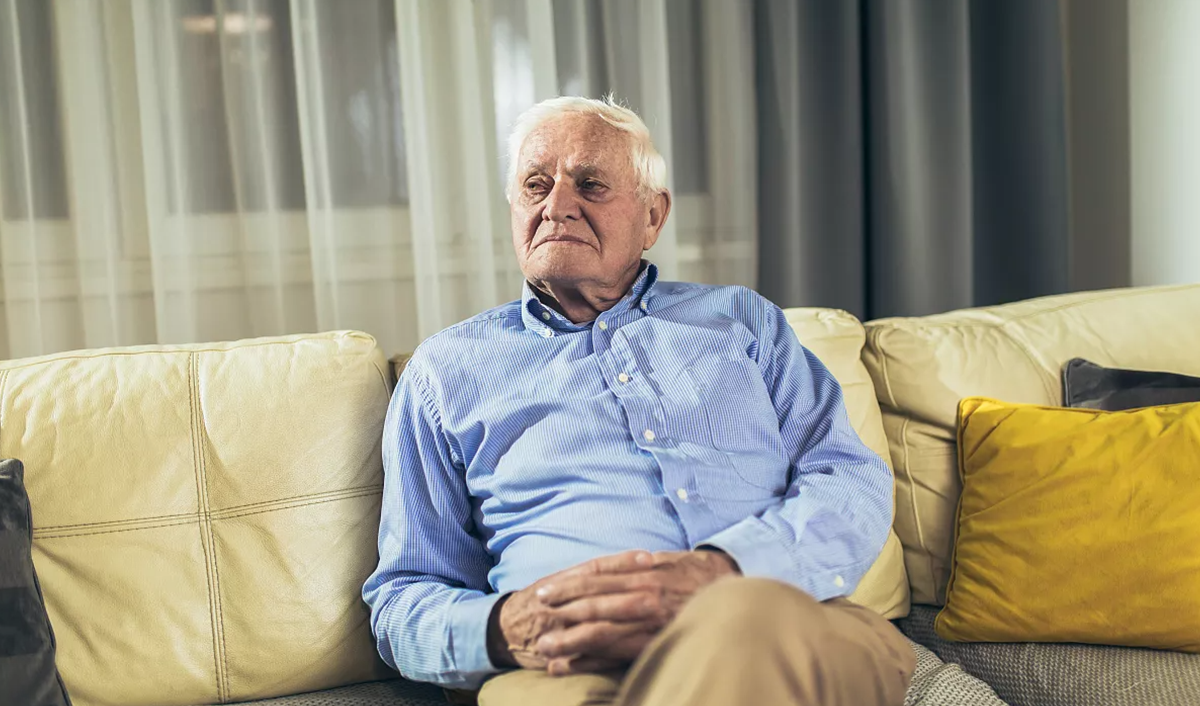 Zasiłek pielęgnacyjny przy nadciśnieniu? Sprawdź, jak odebrać 215 zł miesięcznie