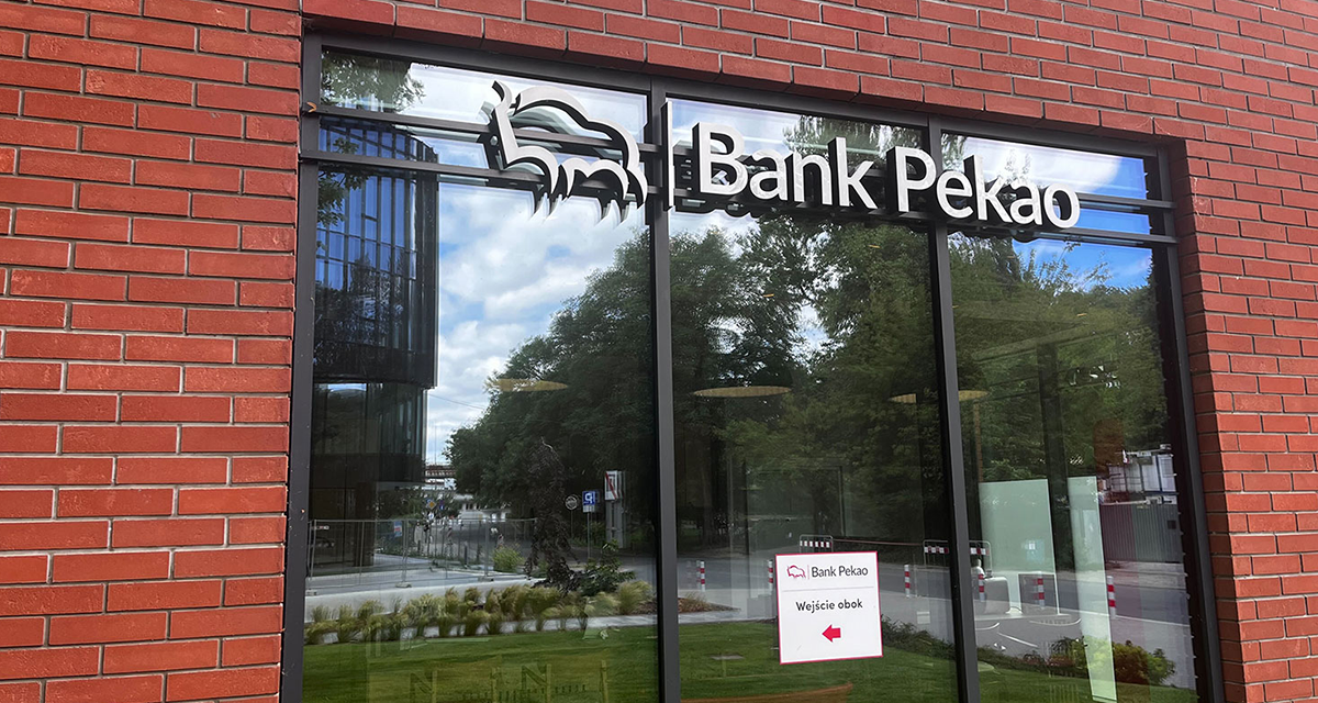 Bank Pekao od 1 września naliczy opłatę za wpłaty Euronet. Jak jej uniknąć?