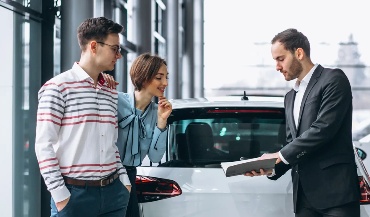 Kupiłeś używane auto? Pamiętaj o podatku PCC, bo skarbówka uderzy potężną grzywną w 2026 roku
