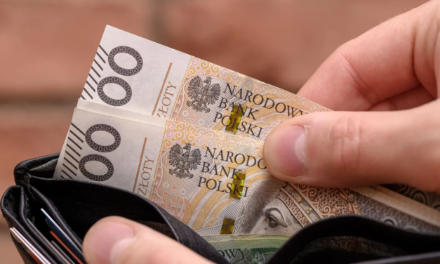 Szybkie pożyczki i zakupy na raty biją rekordy. Polacy zadłużają się na potęgę