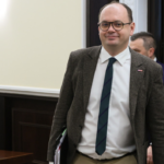 Waloryzacja 800 plus oddala się w czasie. Zaskakująca deklaracja wiceministra