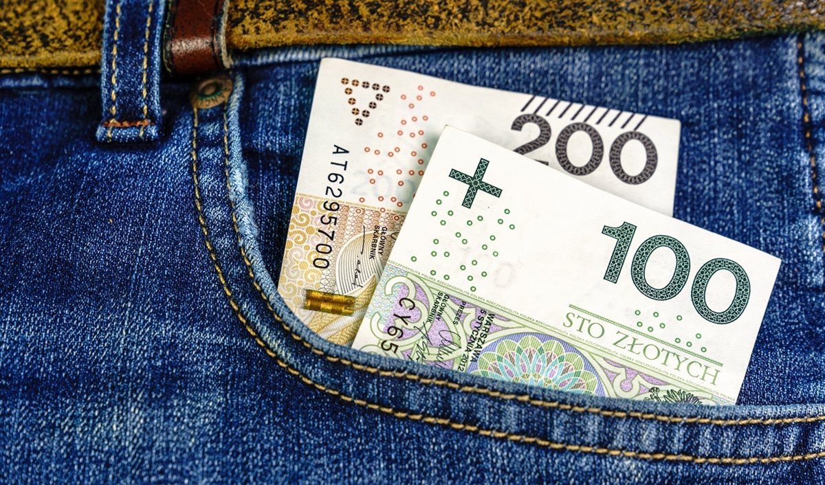 300 plus we wrześniu 2026. ZUS wypłacił już ponad 1,1 mld zł