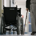 Asystencja osobista do 240 godzin miesięcznie. Kto ma dostać wsparcie i kiedy ruszą wnioski?