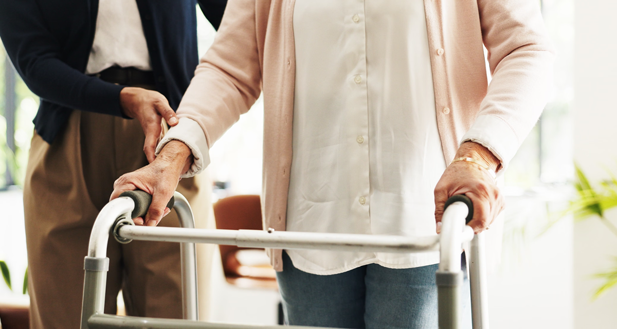 Bon senioralny 2026. Wrzesień już trwa, a wniosków nadal nie można składać