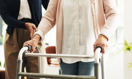 Bon senioralny 2026. Wrzesień już trwa, a wniosków nadal nie można składać