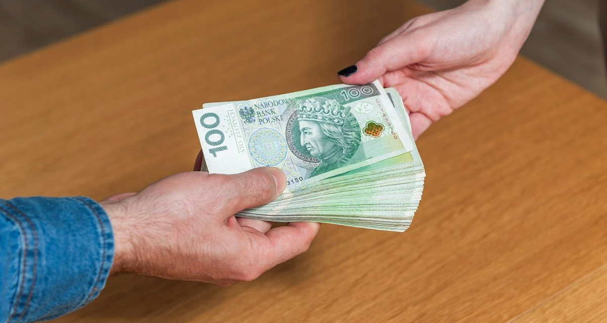 Darowizna od rodziców może stracić zwolnienie. Fiskus wskazuje błędy przy przelewach