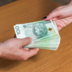 Darowizna od rodziców może stracić zwolnienie. Fiskus wskazuje błędy przy przelewach