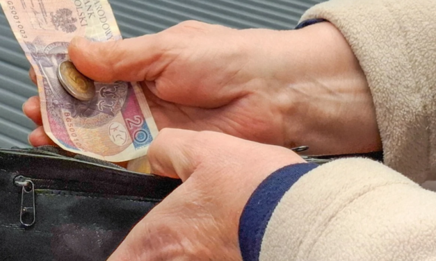 Zwrot podatku z 13. i 14. emerytury. 385 zł? Sprawdziliśmy wyliczenia