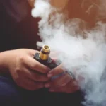 Akcyza na e-papierosy od 2027 roku: 22 zł podatku w 10 ml płynu. Co zmienia ustawa?
