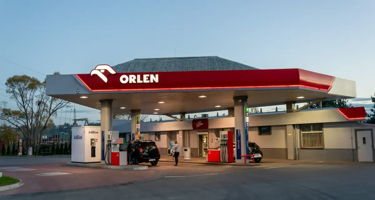 Ceny paliw 21 października 2026: benzyna taniej, diesel drożej. Ile kosztuje 50 litrów?
