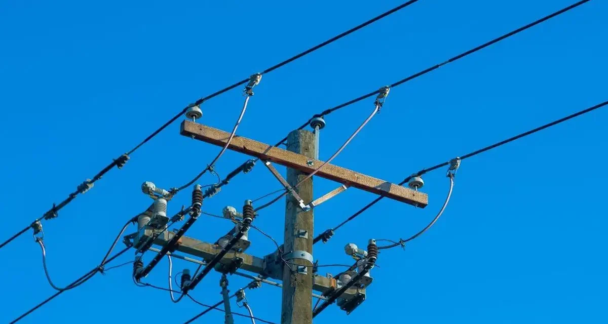 E.ON i stała cena prądu do 2028 roku. Jak policzyć koszt z opłatą handlową?