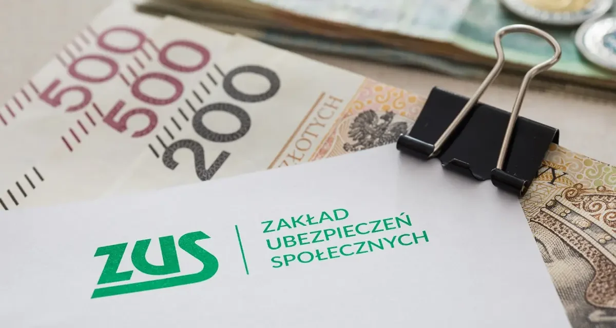 Pracownicy ZUS: 220 zł brutto podwyżki z wyrównaniem i nagrody do 5500 zł