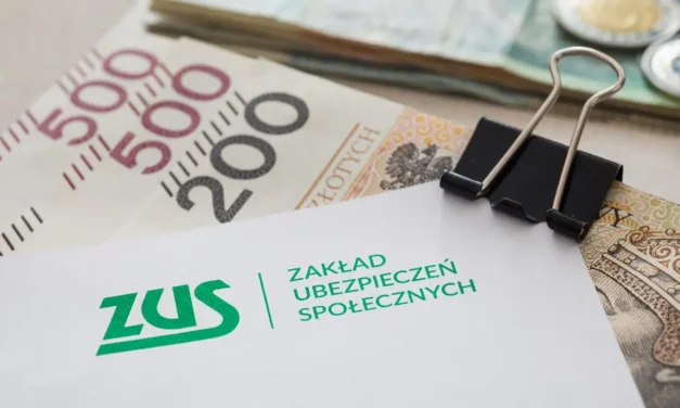 Pracownicy ZUS: 220 zł brutto podwyżki z wyrównaniem i nagrody do 5500 zł